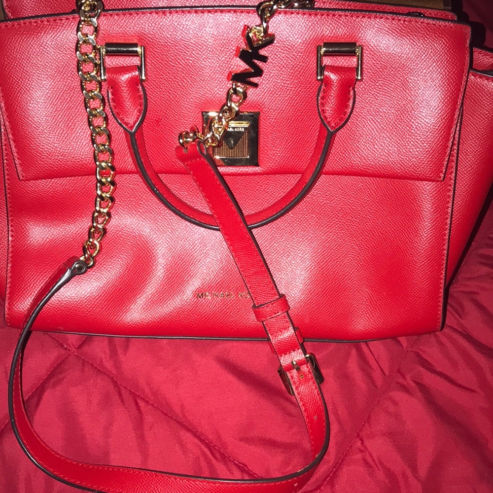 SOLD‼️AUTHENTIC MICHAEL KORS HANDBAG (USED ONCE) GORGEOUS RED COLOR SEEALL LPICS - Picture 9 of 13